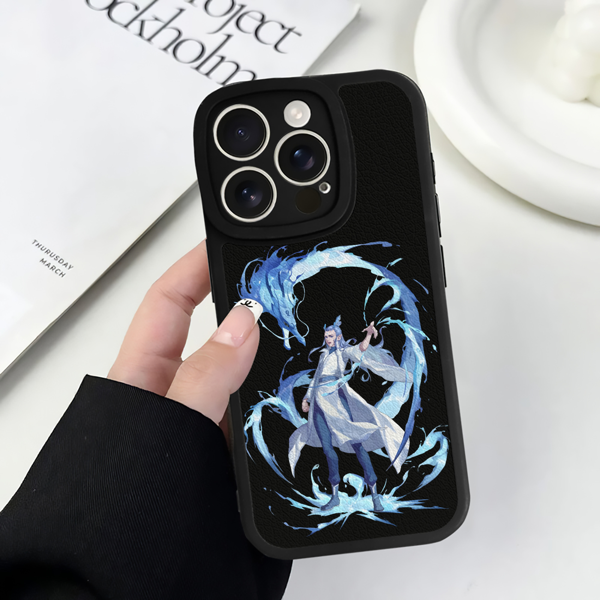 （画像用） Ne Zha 2 ナタ 魔童の大暴れ 【iPhone 16シリーズ対応】シリコンスマホケース（レザー調） 材質：シリコン